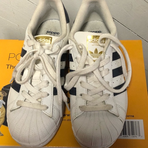 Kids Shell Toe Adidas - Picture 2 of 4